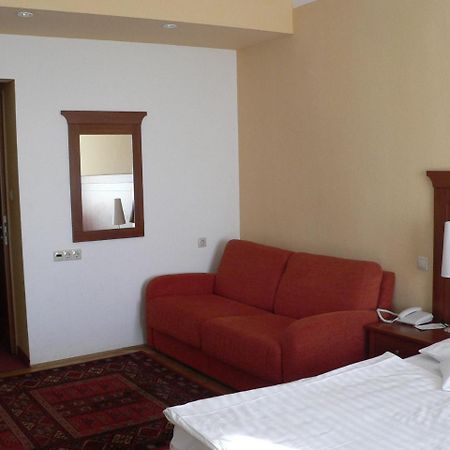 Hunguest Grandhotel Galya Galyatető Buitenkant foto