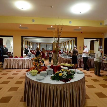 Hunguest Grandhotel Galya Galyatető Buitenkant foto