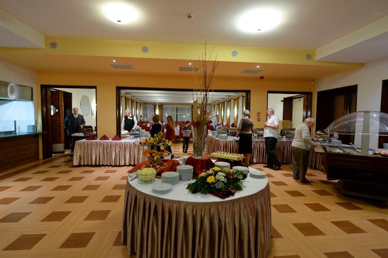 Hunguest Grandhotel Galya Galyatető Buitenkant foto